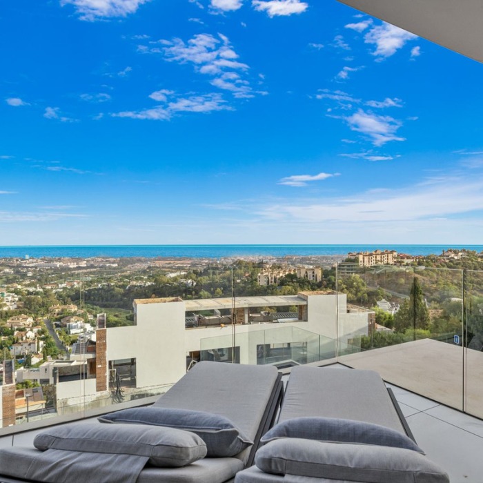 Sea View Apartment in Benahavis, Marbella | Image 15