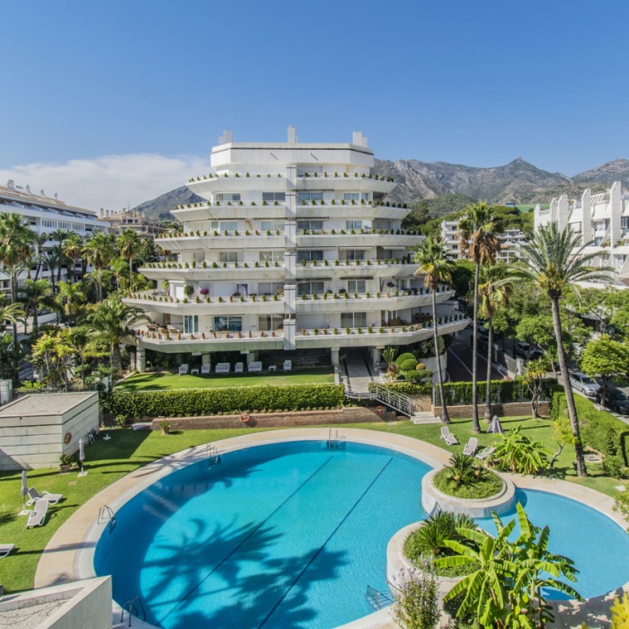 Sea view apartment for sale in the Center of Marbella, Spain31
