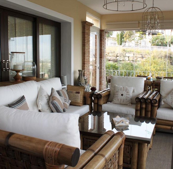 Charming 6-bed villa with pool and ample garden in El Paraiso, Benahavís | Image 30