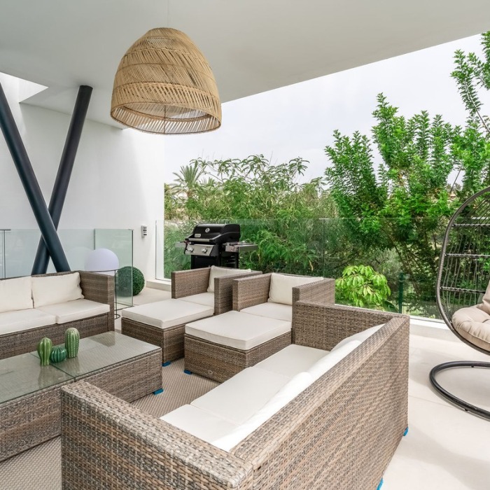 New Contemporary Villa in El Campanario, Estepona | Image 5