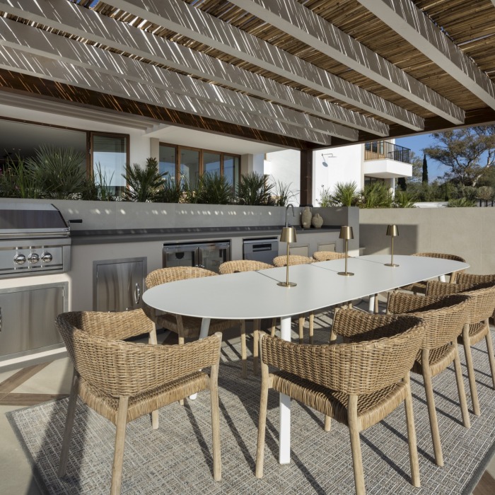 New Contemporary Villa in El Herrojo, Benahavis | Image 11