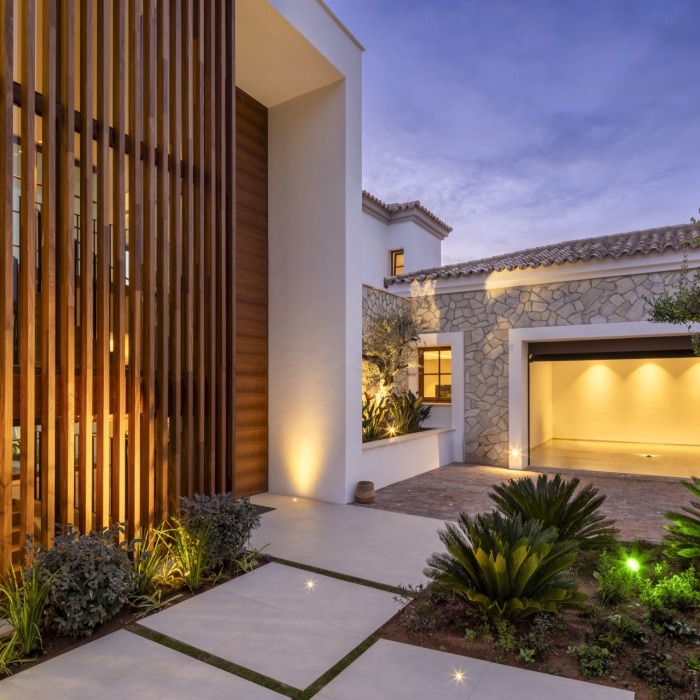 New Contemporary Villa in El Herrojo, Benahavis | Image 3