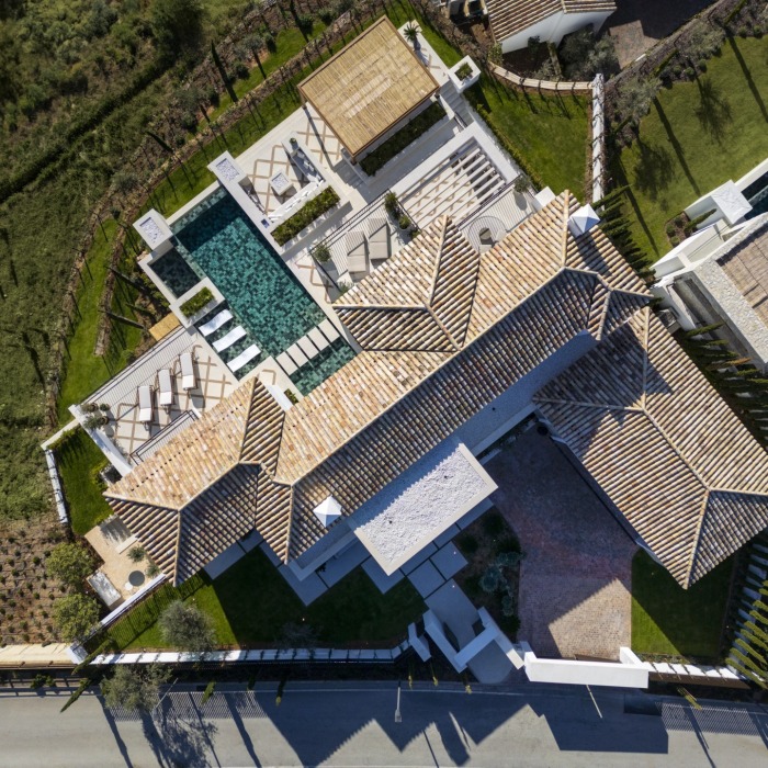 New Contemporary Villa in El Herrojo, Benahavis | Image 5