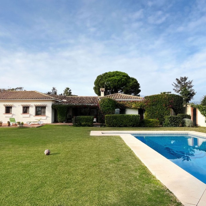 Beautiful Andalusian Villa in El Paraiso, Estepona | Image 10