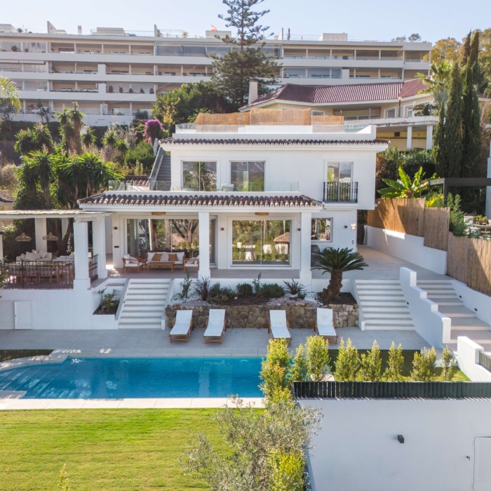 Villa for sale in Las Brisas, Nueva Andalucia Marbella1