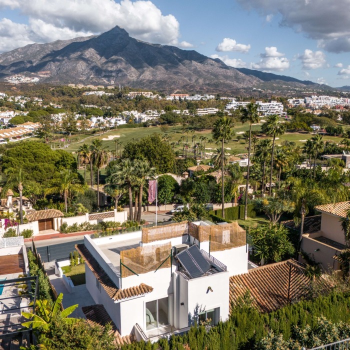 Beautiful Contemporary Villa in Las Brisas, Nueva Andalucia | Image 8