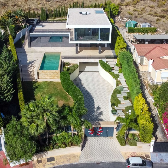 New Contemporary Villa with Golf Views in Los Naranjos, Nueva Andalucia | Image 15