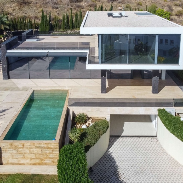 New Contemporary Villa with Golf Views in Los Naranjos, Nueva Andalucia | Image 18