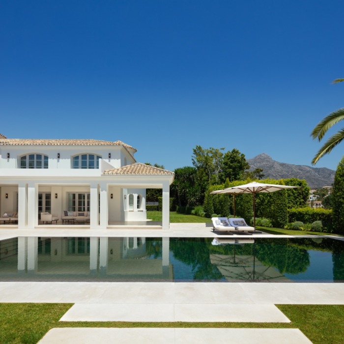 Andalusian Villa on the Front Line of Los Naranjos Golf in Nueva Andalucia | Image 1