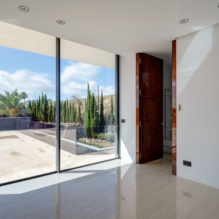 New Contemporary Villa with Golf Views in Los Naranjos, Nueva Andalucia | Image 23