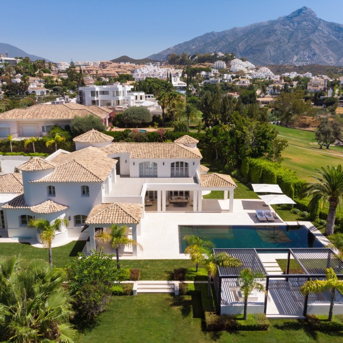 Andalusian Villa on the Front Line of Los Naranjos Golf in Nueva Andalucia | Image 2