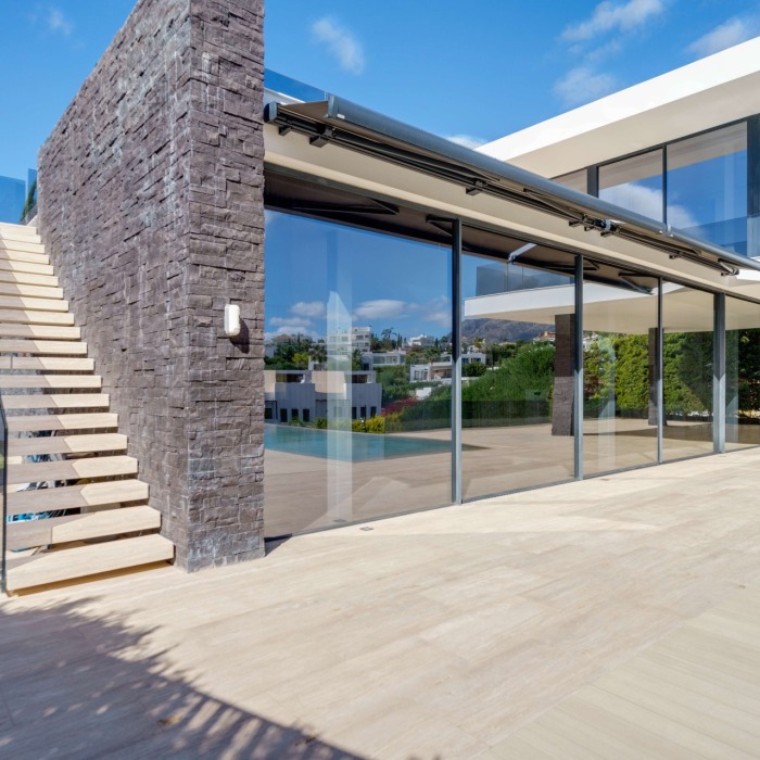 New Contemporary Villa with Golf Views in Los Naranjos, Nueva Andalucia | Image 3