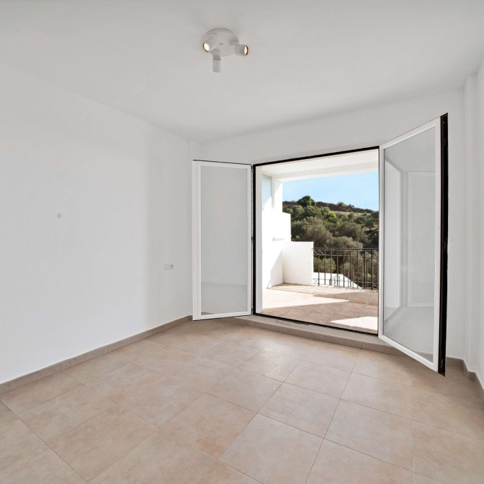 Encantador apartamento andaluz de 2 dormitorios en una comunidad cerrada en Pueblo Los Monteros, Marbella | Image 20