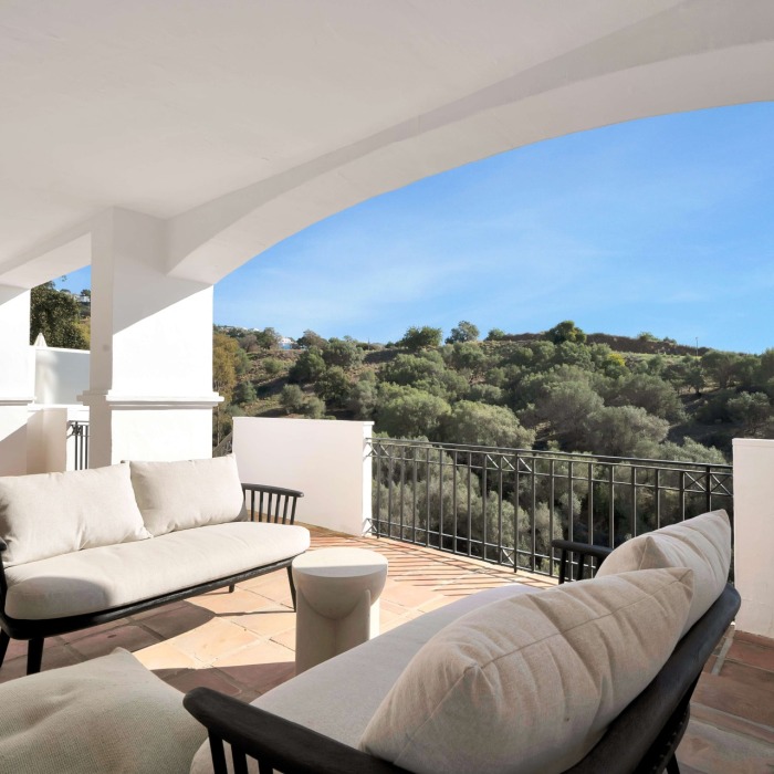 Enchanting Andalusian 2 bedroom apartment in a gated community in Pueblo Los Monteros, Marbella | Image 3
