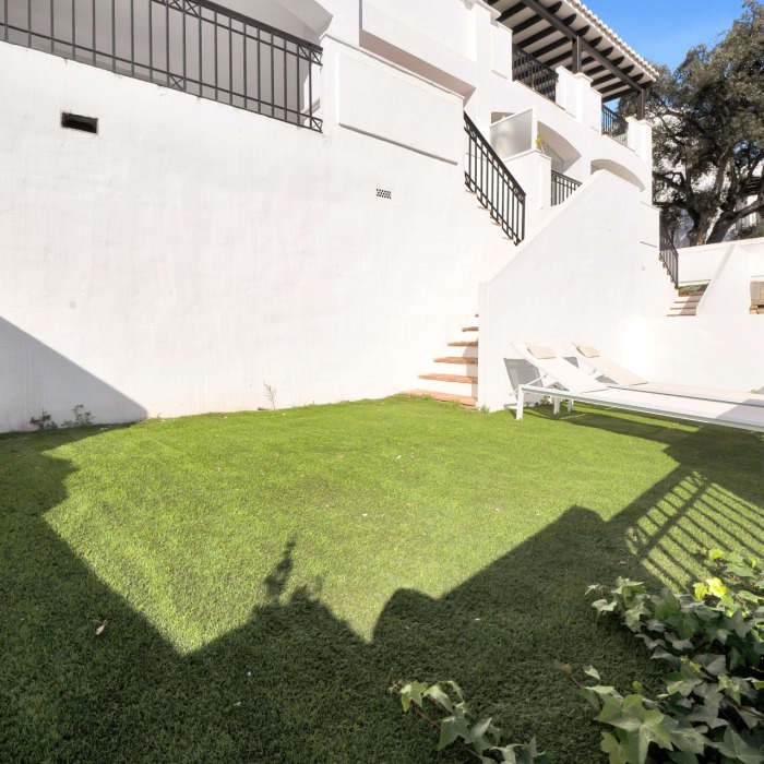 Encantador apartamento andaluz de 2 dormitorios en una comunidad cerrada en Pueblo Los Monteros, Marbella | Image 28