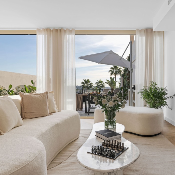 Modern Parisian-style Apartment in Los Belvederes, Nueva Andalucia | Image 1