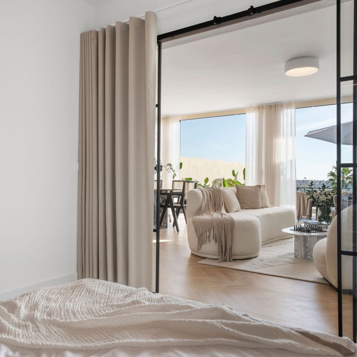Modern Parisian-style Apartment in Los Belvederes, Nueva Andalucia | Image 9