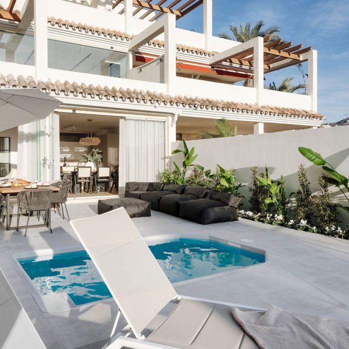 Modern Parisian-style Apartment in Los Belvederes, Nueva Andalucia | Image 15