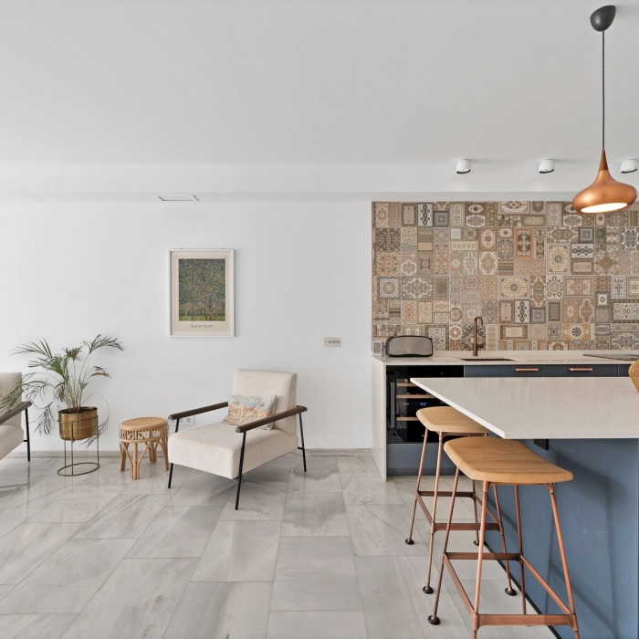 Elegant tastefully renovated Apartment in Agrupadas, Nueva Andalucia | Image 8