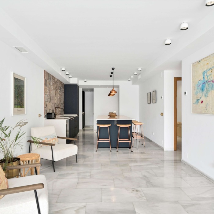 Elegant tastefully renovated Apartment in Agrupadas, Nueva Andalucia | Image 10