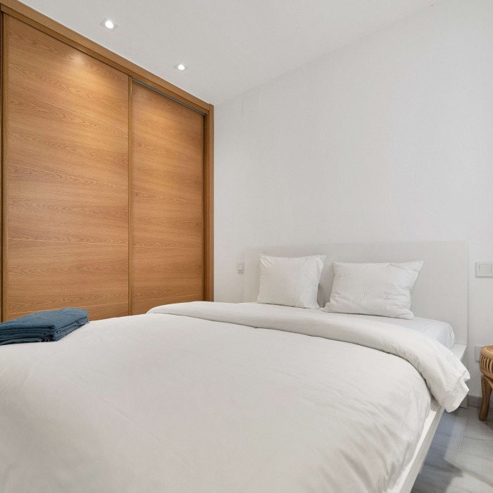 Elegant tastefully renovated Apartment in Agrupadas, Nueva Andalucia | Image 15