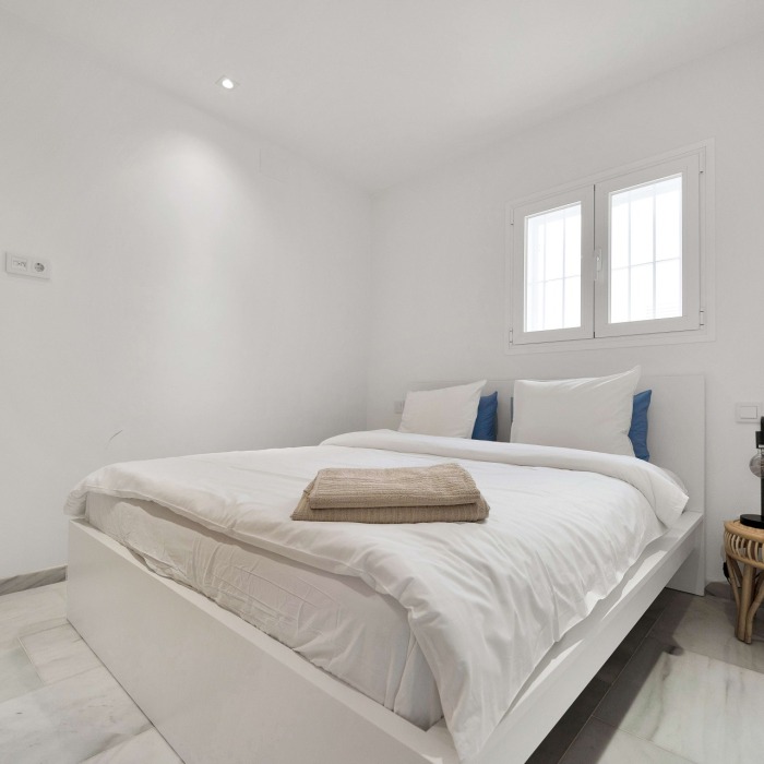 Elegant tastefully renovated Apartment in Agrupadas, Nueva Andalucia | Image 17