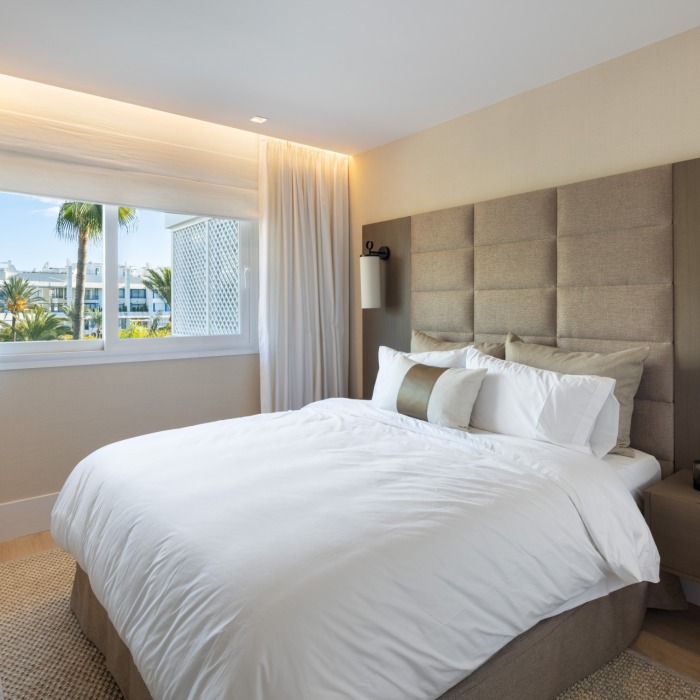 Modern Apartment in Don Gonzalo in Marbella Golden Mile | Image 11