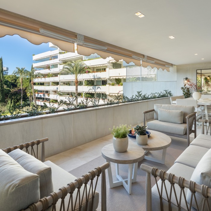 Modern Apartment in Don Gonzalo in Marbella Golden Mile | Image 12