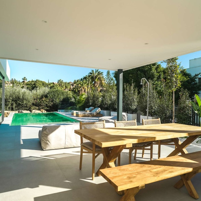 Nueva villa en primera Línea de Golf en El Campanario, Estepona | Image 17