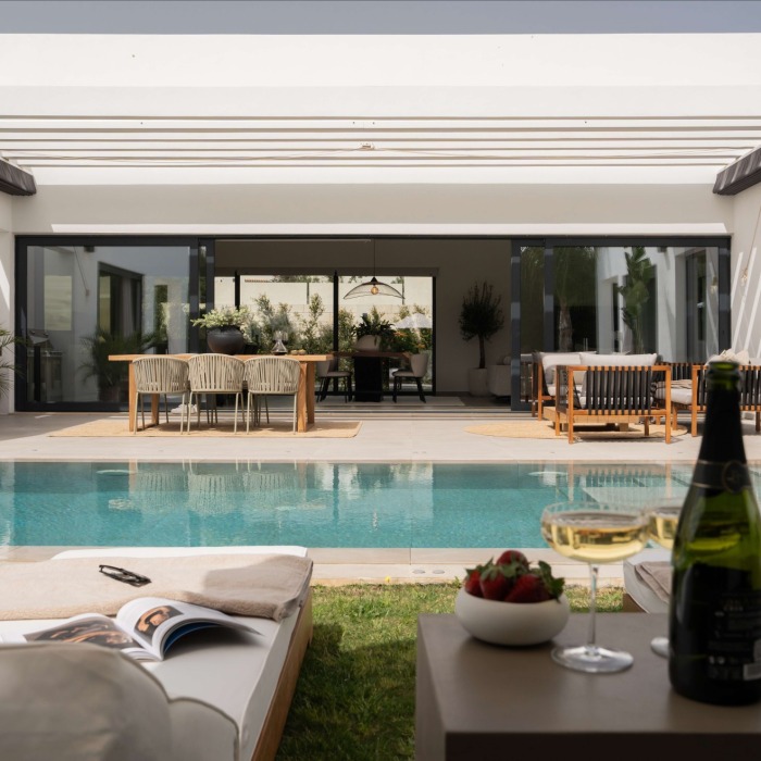 Elegant Contemporary Villa in Valle Romano | Image 7