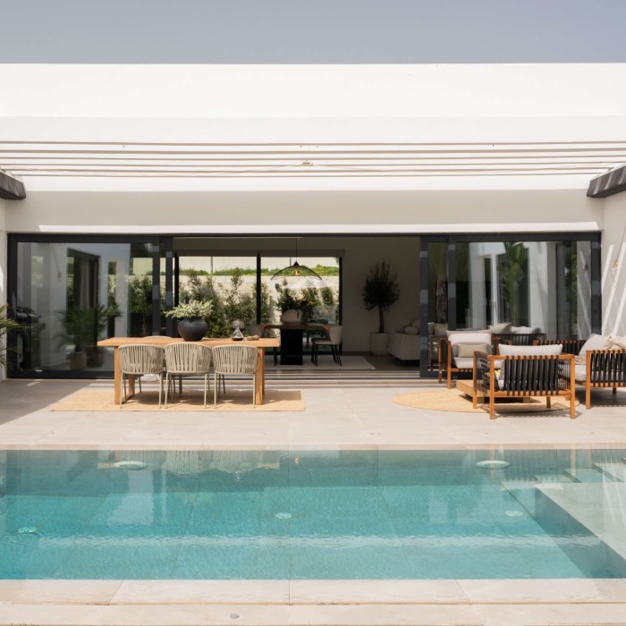 Elegant Contemporary Villa in Valle Romano | Image 1