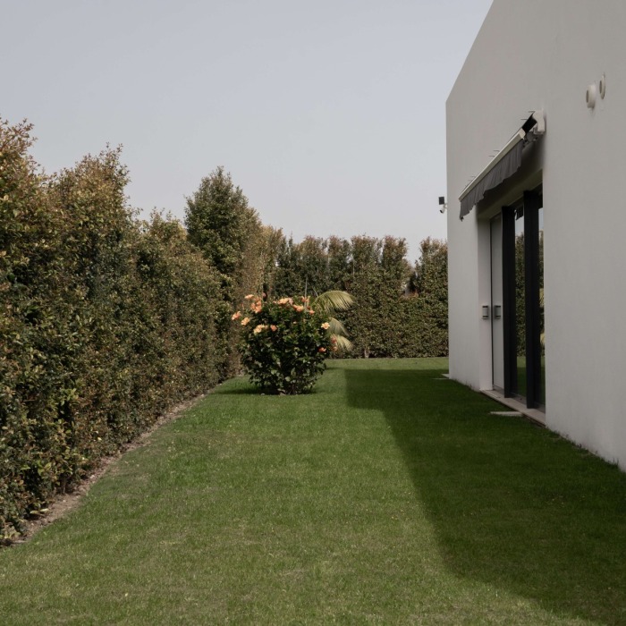 Elegant Contemporary Villa in Valle Romano | Image 32
