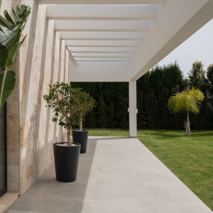Elegant Contemporary Villa in Valle Romano | Image 30