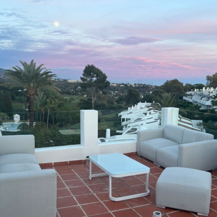 Beautiful Penthouse with panoramic views in Nueva Andalucia | Image 16