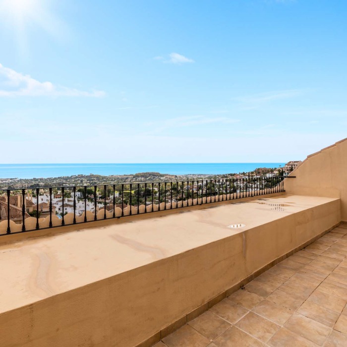 Unique Penthouse with Panoramic Sea View in Aloha, Nueva Andalucia | Image 40