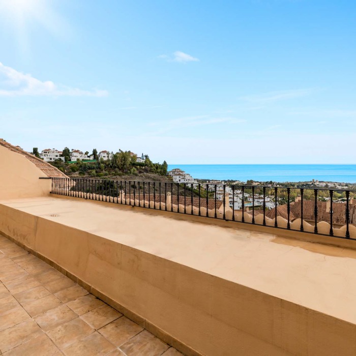 Unique Penthouse with Panoramic Sea View in Aloha, Nueva Andalucia | Image 41