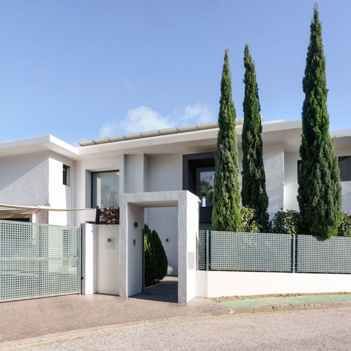 Contemporary Villa in Lomas de La Quinta, Benahavis | Image 1
