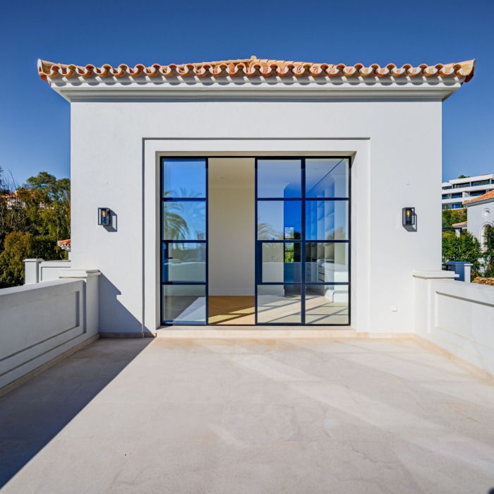 New Modern Villa in La Cerquilla, Nueva Andalucia | Image 11