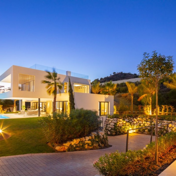Modern Villa in Los Olivos, Nueva Andalucia | Image 27