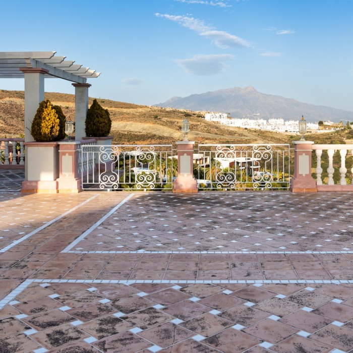 Luxurious Andalusian Villa in Los Flamingos, Benahavis | Image 65