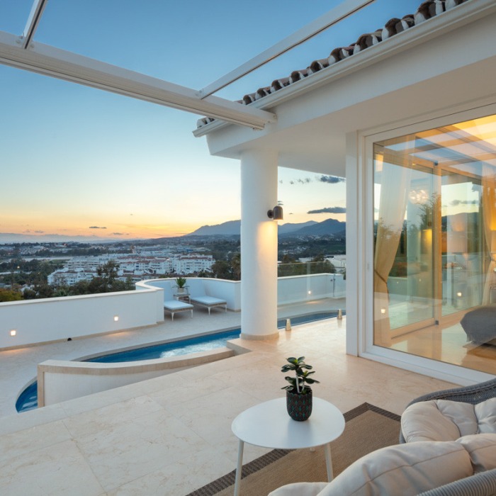 Beautiful Panoramic Sea View Villa in Nueva Andalucia | Image 14