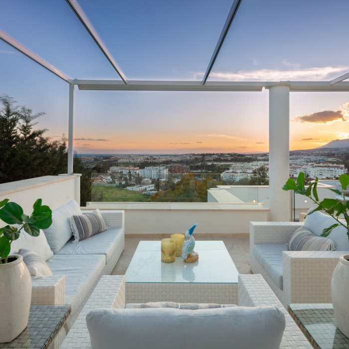 Beautiful Panoramic Sea View Villa in Nueva Andalucia | Image 13