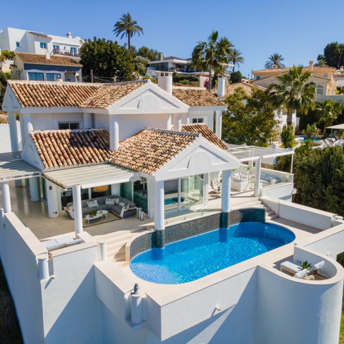 Beautiful Panoramic Sea View Villa in Nueva Andalucia | Image 12