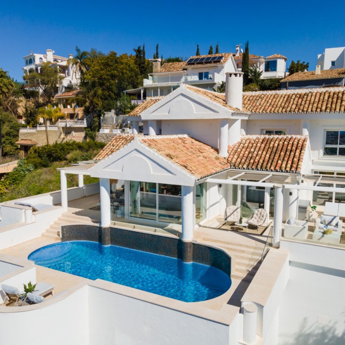 Beautiful Panoramic Sea View Villa in Nueva Andalucia | Image 37
