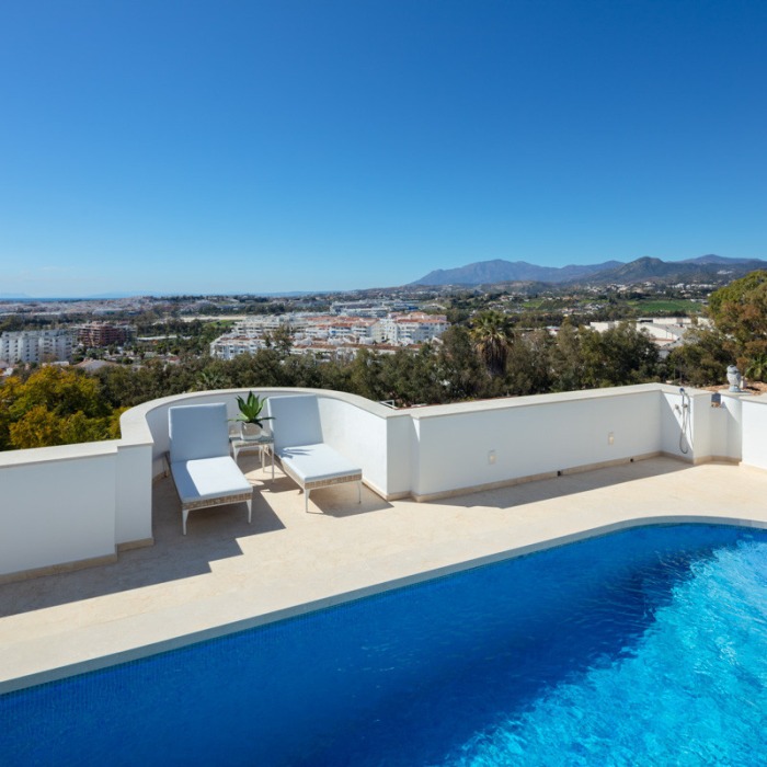Beautiful Panoramic Sea View Villa in Nueva Andalucia | Image 9