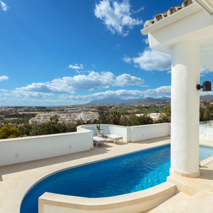 Beautiful Panoramic Sea View Villa in Nueva Andalucia | Image 7