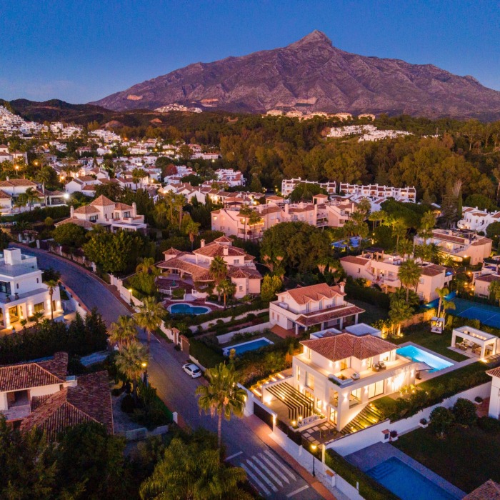 Beautiful Luxury Villa in Nueva Andalucia | Image 4