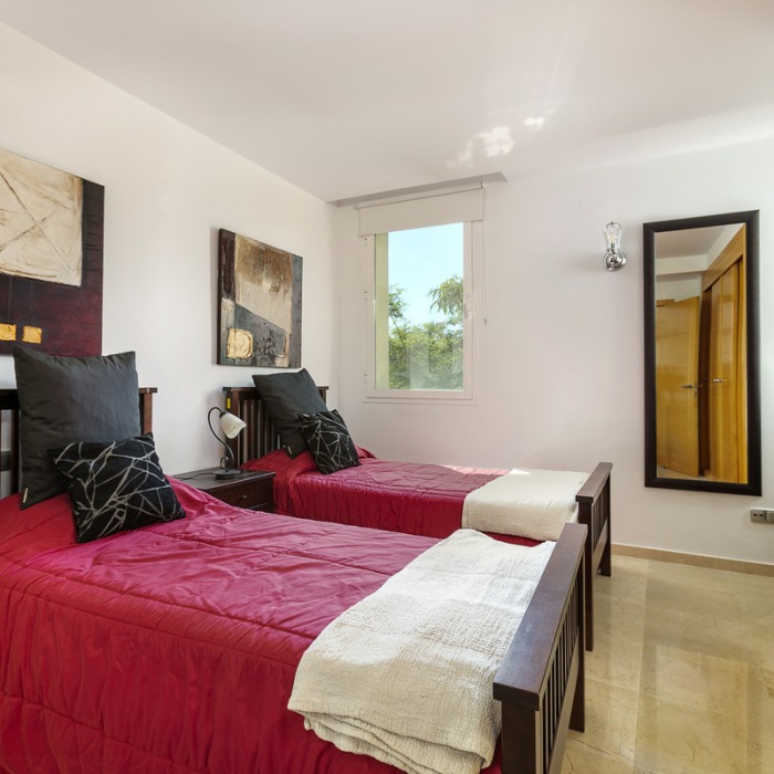 Bright Apartment with beautiful views in Los Arqueros, Benahavis | Image 26