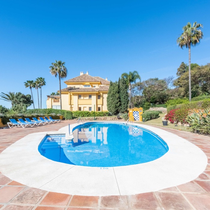 Frontline Beach Apartment in Rio Real, Marbella East | Image 14
