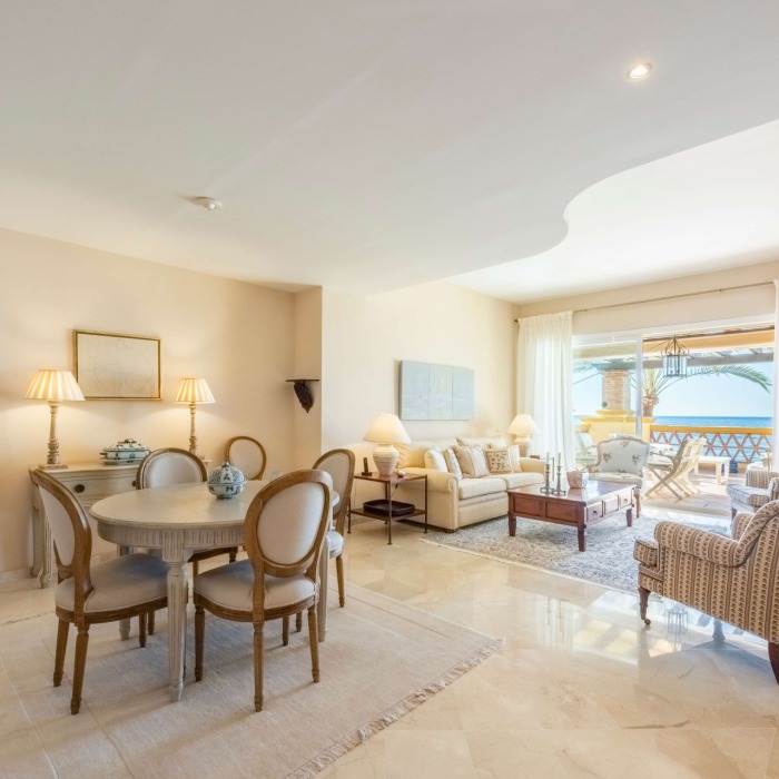Frontline Beach Apartment in Rio Real, Marbella East | Image 6
